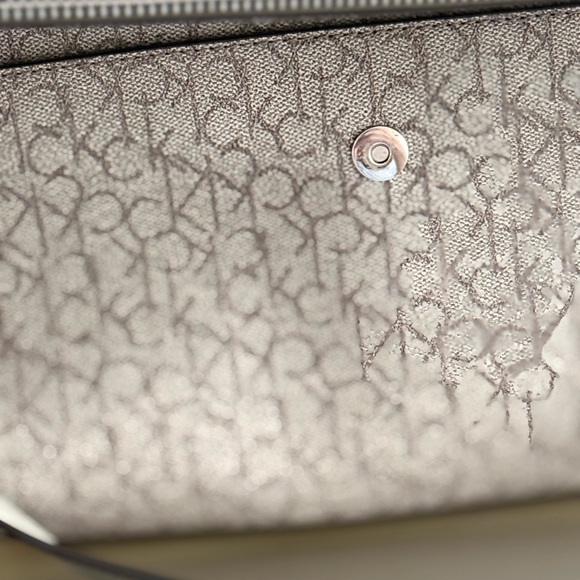 New Calvin Klein Olive Green and Beige Signature Bag - Picture 8 of 8